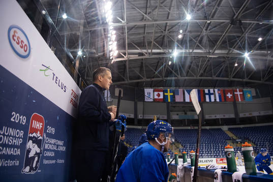 Head coach Tomas Montén