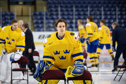 Goaltender Olle Eriksson Ek