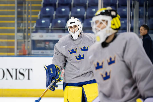 Goaltender Olle Eriksson Ek