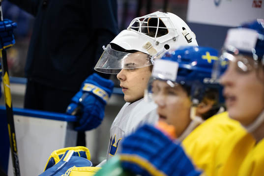 Goaltender Olle Eriksson Ek