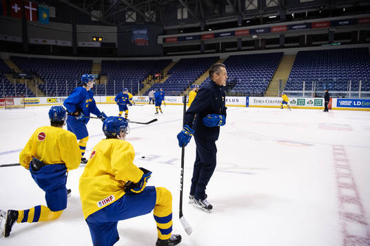 Head coach Tomas Montén