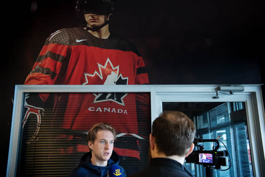 Rasmus Sandin is being interviewed
