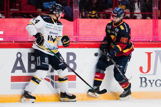 s Mikko Lehtonen och Djurgårdens Gustav Possler