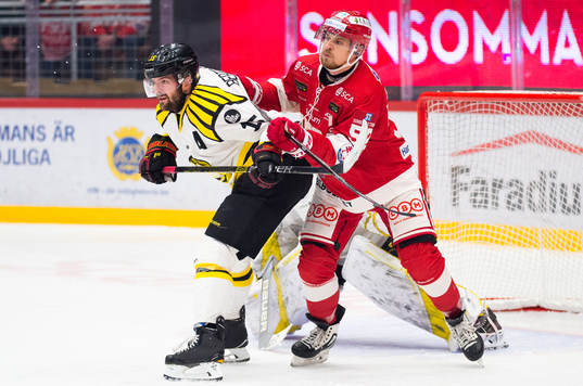 Brynäs Simon Bertilsson och Timrås Johannes Salmonsson