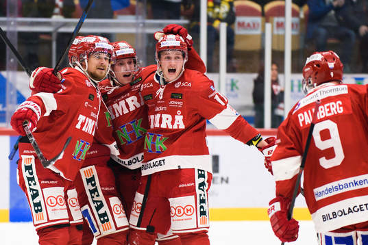 Timrås spelare jublar