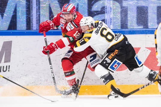 Moras Kevin Gagné och Skellefteås Fredrik Lindgren