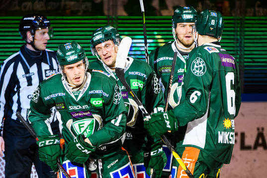 Färjestads Joakim Nygård jublar med lagkamrater