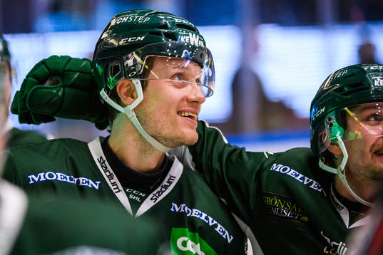 Färjestads Johan Ryno jublar