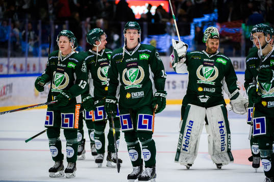 Färjestads spelare jublar