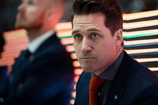 Växjös tränare Sam Hallam deppar