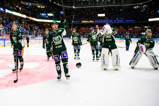 Färjestads Carl Jakobsson, Michael Lindqvist och målvakt
