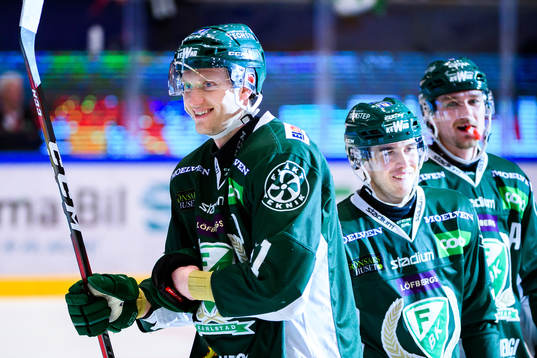 Färjestads Johan Ryno jublar