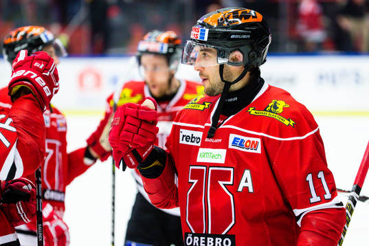 Örebros Aaron Palushaj jublar