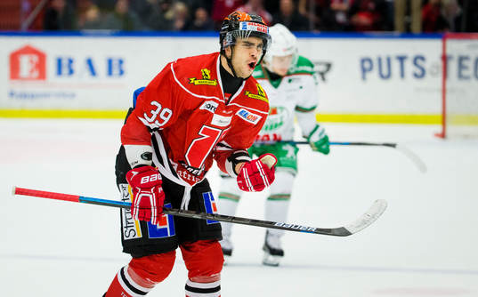 Örebros Jordan Boucher jublar