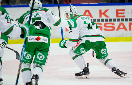 Rögles Trevor Mingoia gör 4-3 och jublar