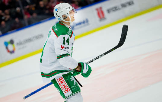 Rögles Trevor Mingoia gör 4-3 och jublar