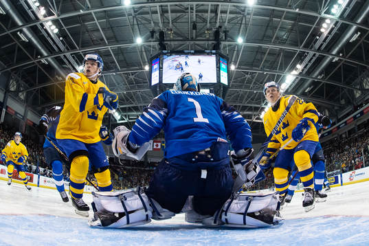 Rickard Hugg and Fabian Zetterlund of Sweden in front of