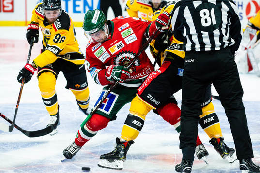 Frölundas Patrik Carlsson och Luleås Niklas Olausson