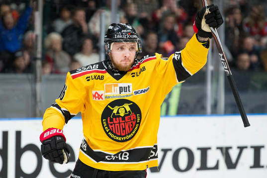 Luleås Robin Kovacs jublar
