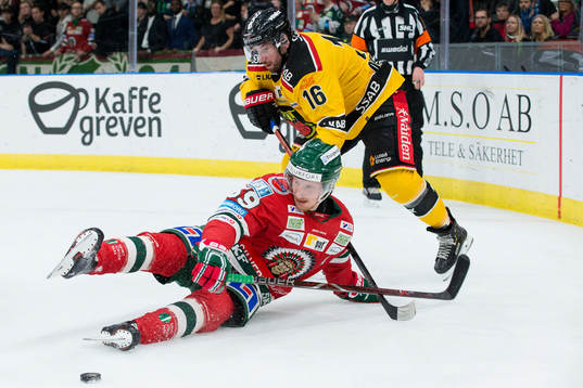 Frölundas Simon Hjalmarsson faller