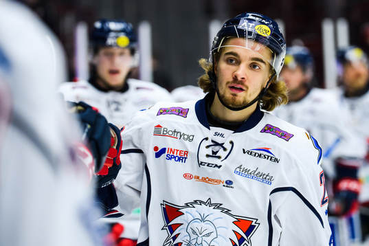 Linköpings Adam Brodecki jublar