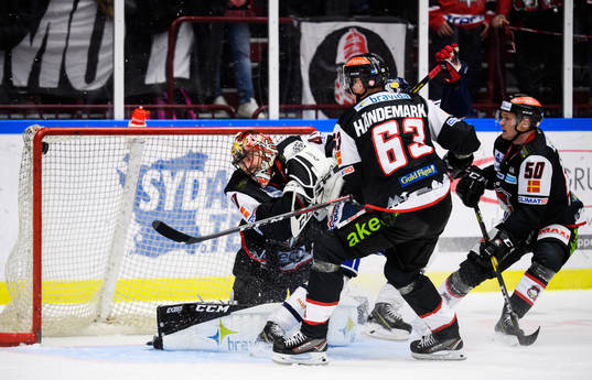 Linköpings Adam Brodecki gör 1-2 målet bakom Malmö