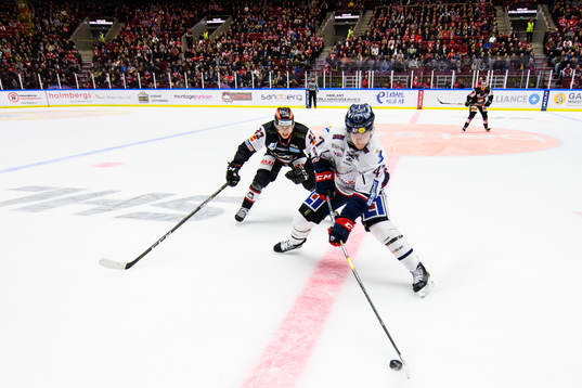 Linköpings Anton Karlsson och Malmö Redhawks Christoffer