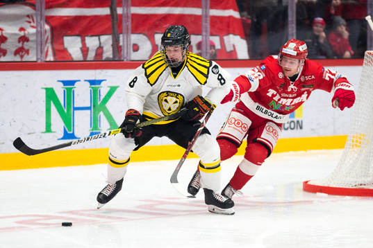 Brynäs Victor Söderström och Timrås Ludvig Rensfeldt