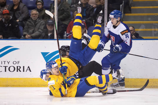 Lucas Elvenes and Samuel Fagemo of Sweden collide