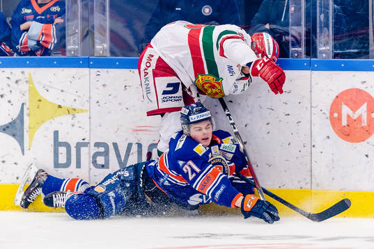 Växjös Filip Cederqvist faller
