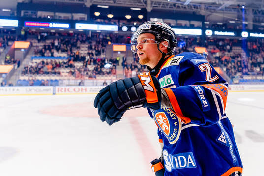 Växjös Brendan Shinnimin jublar