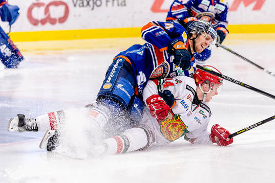 Växjös Peter Andersson och Moras Sebastian Hartmann faller