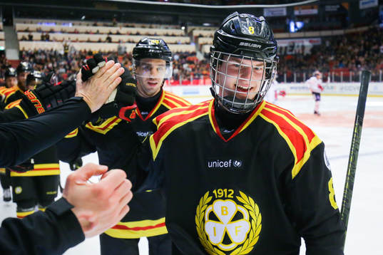 Brynäs Victor Söderström jublar
