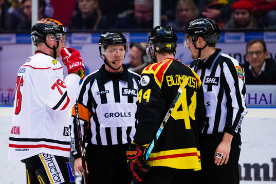 Örebros Jere Sallinen och Brynäs Jacob Blomqvist i
