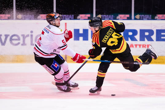 Brynäs Jesper Boqvist med ett misslyckat avslut mot mål i