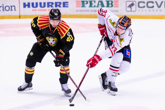 Brynäs Jesper Jensen och Örebros Christopher Mastomäki