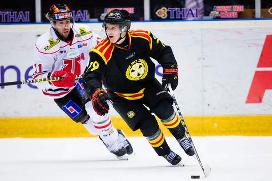 Brynäs Daniel Mannberg och Örebros Aaron Palushaj