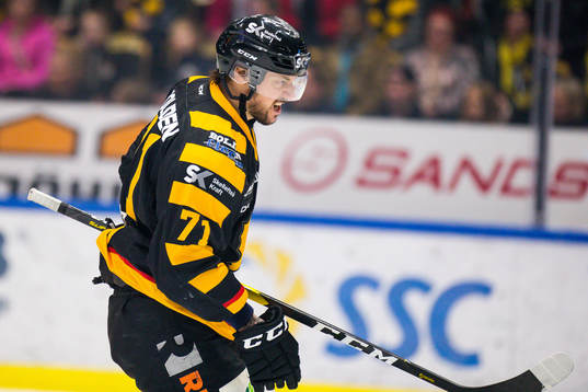 Skellefteås Juhamatti Aaltonen kliver av skadad