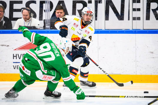 Djurgårdens Albin Grewe och Rögles Ted Brithén