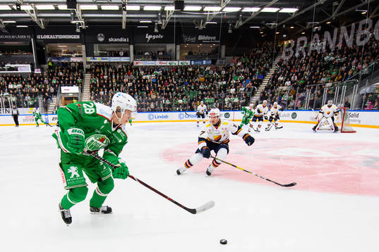 Rögles Jakob Bondesson och Djurgårdens Henrik Eriksson