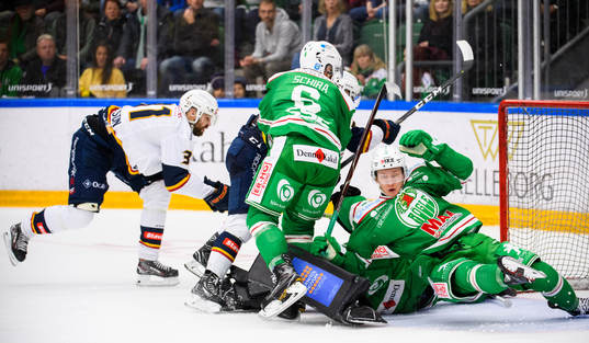Rögles Daniel Bertov och Craig Schira försvarar kassen