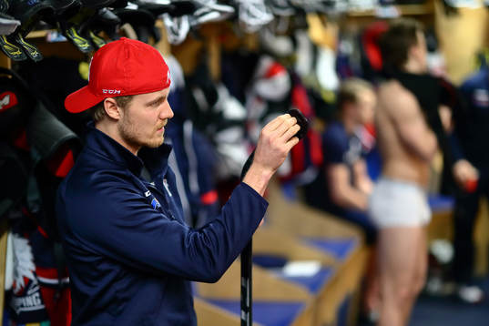 Linköpings Nick Sörensen före ishockeymatchen i SHL