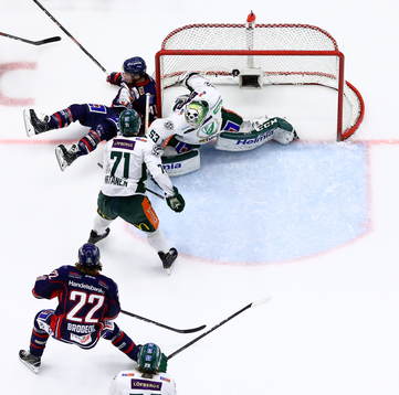 Mål 5-2 av Linköpings Broc Little förbi Färjestads