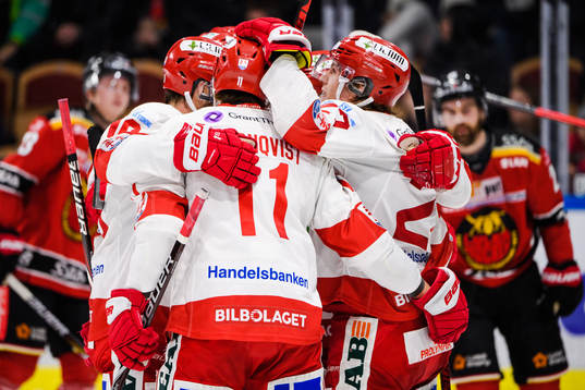 Timrås spelare jublar