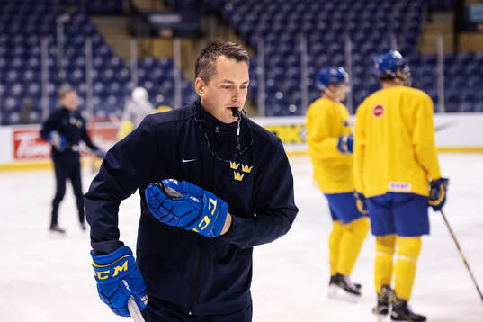Head coach Tomas Montén of team Sweden at a morning skate