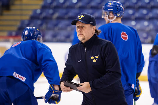 Goalie coach Nizze Landén of team Sweden at a morning