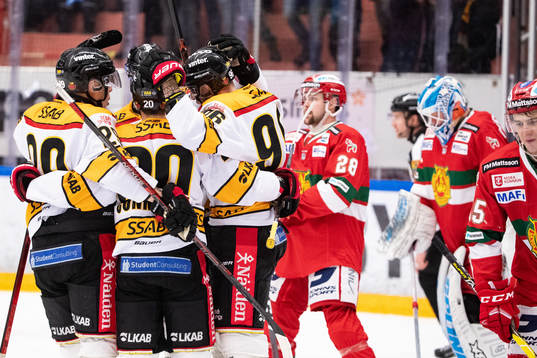 Luleås Robin Kovacs jublar