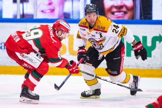 Moras Ryan Johnston och Luleås Johan Harju