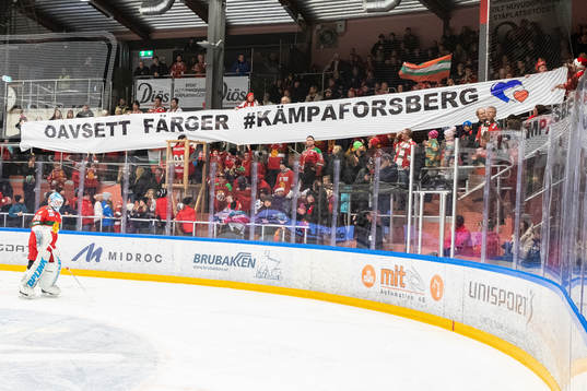 TIFO för Leksands Tobias Forsberg i Jalas Arena av Moras