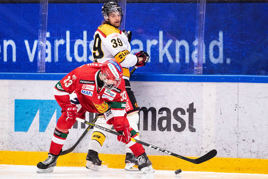 Moras Charles Eklund och Luleås Pontus Själin